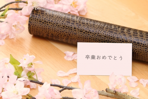 女の子向け 高校の卒業祝いに腕時計をプレゼントしたい おすすめブランドは 予算1 2万 ペアウォッチマガジン 女の子向け 高校の卒業祝いに腕時計をプレゼントしたい おすすめブランドは 予算1 2万 ペアウォッチマガジン